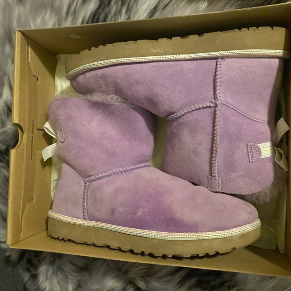 Ugg RARE lavender w/mini Bailey bow! Like new! - Picture 9 of 14